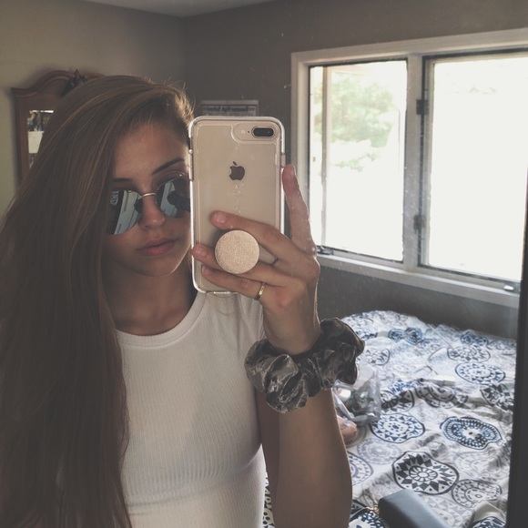 xavrilrobertsx